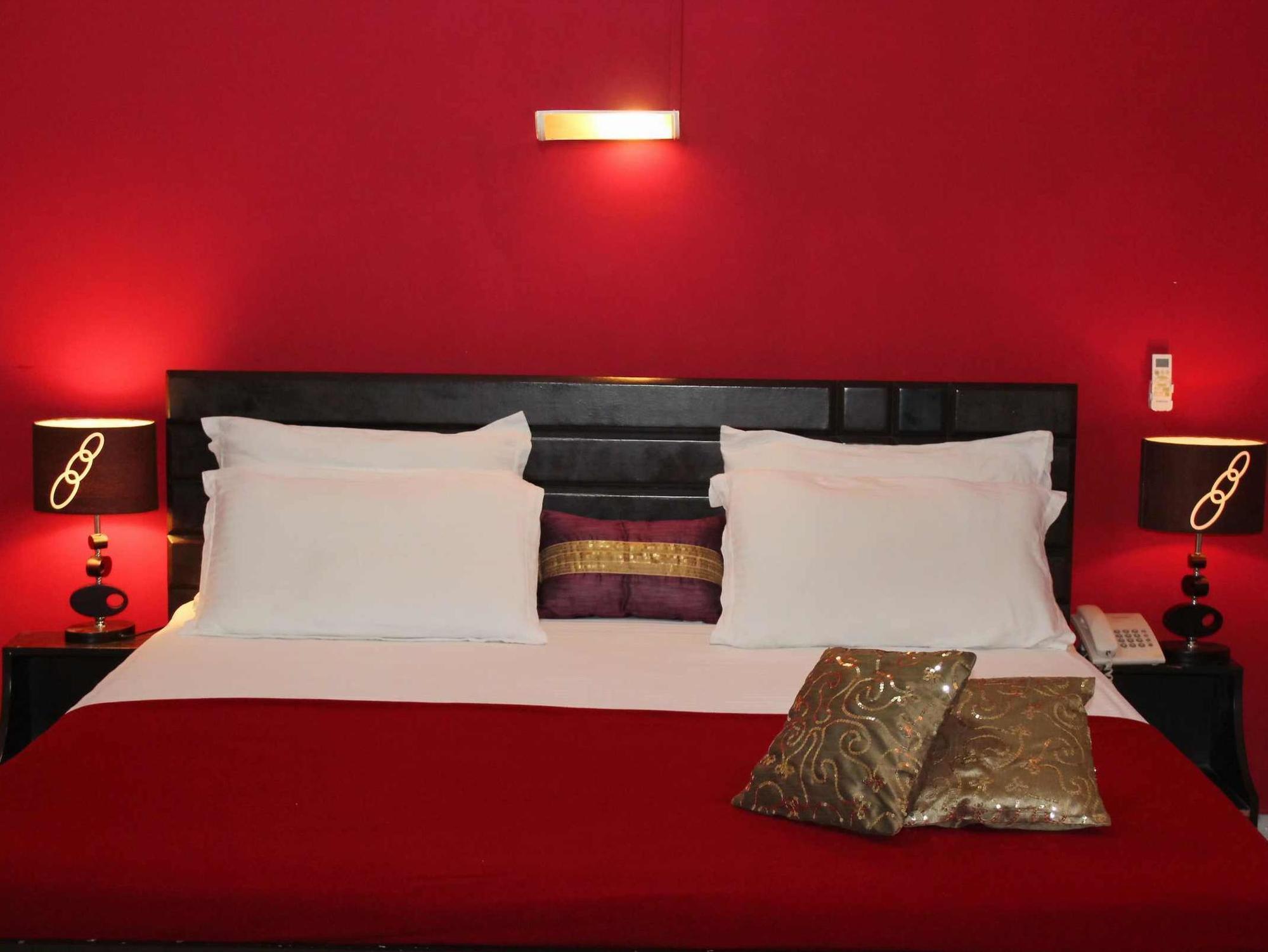 The New Casablanca Boutique Hotel Bangalore Extérieur photo