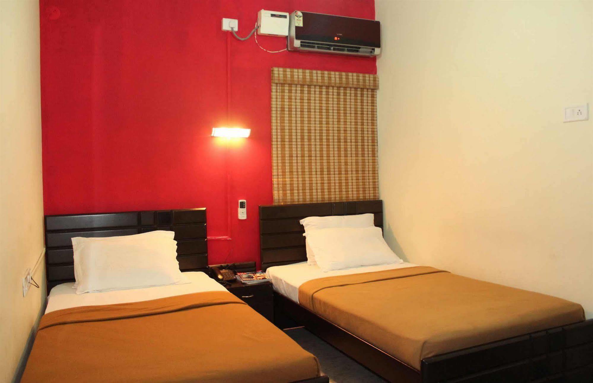 The New Casablanca Boutique Hotel Bangalore Extérieur photo